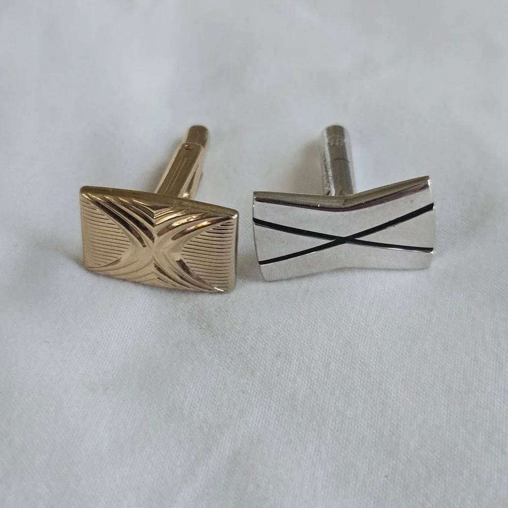 VTG Cufflinks Gold Silver Mismatched Mens OS Etched Enamel Two Singles Unbranded